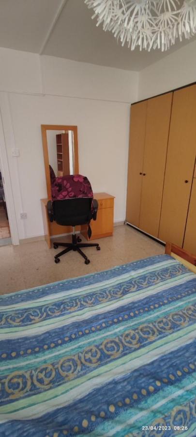 Private Bedroom Paphos Central Екстер'єр фото