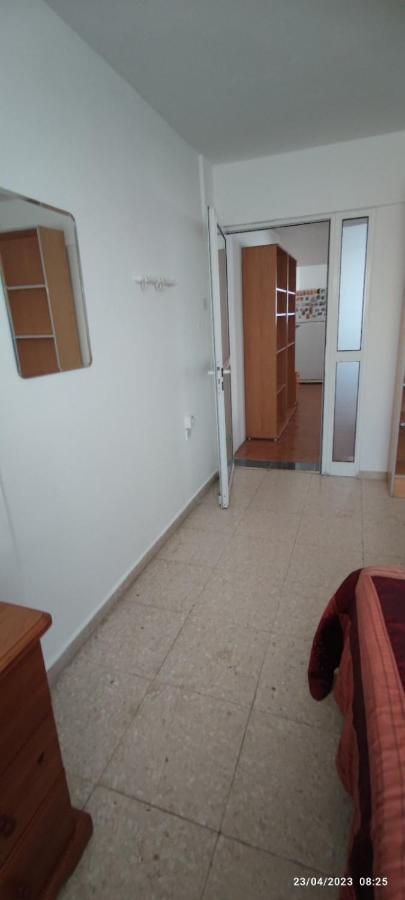 Private Bedroom Paphos Central Екстер'єр фото